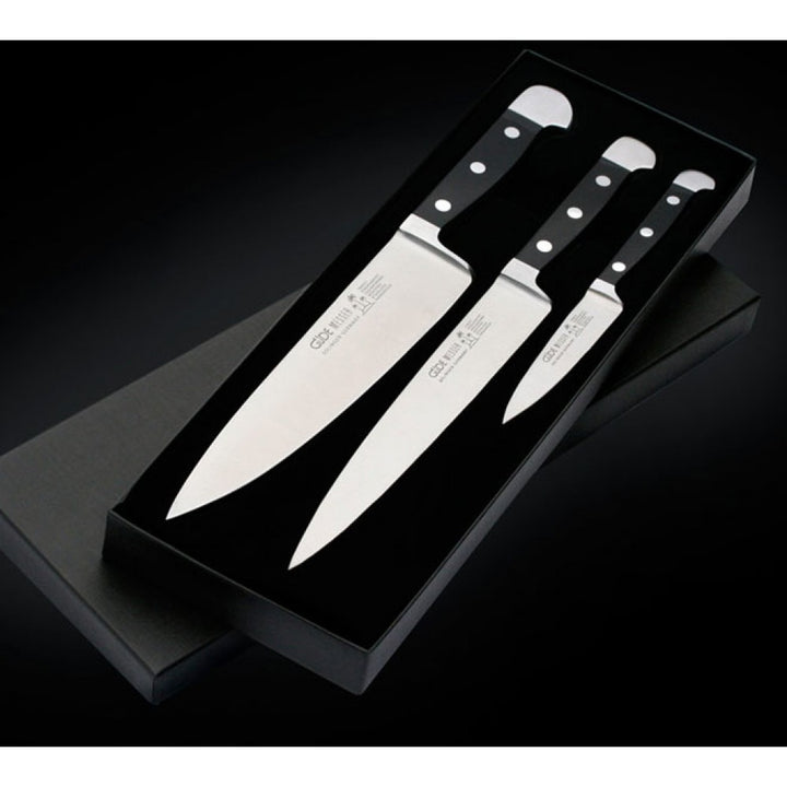 סט סכינים מקצועי באיכות מעולה בעלות להבים מחושלים תוצרת גרמניה